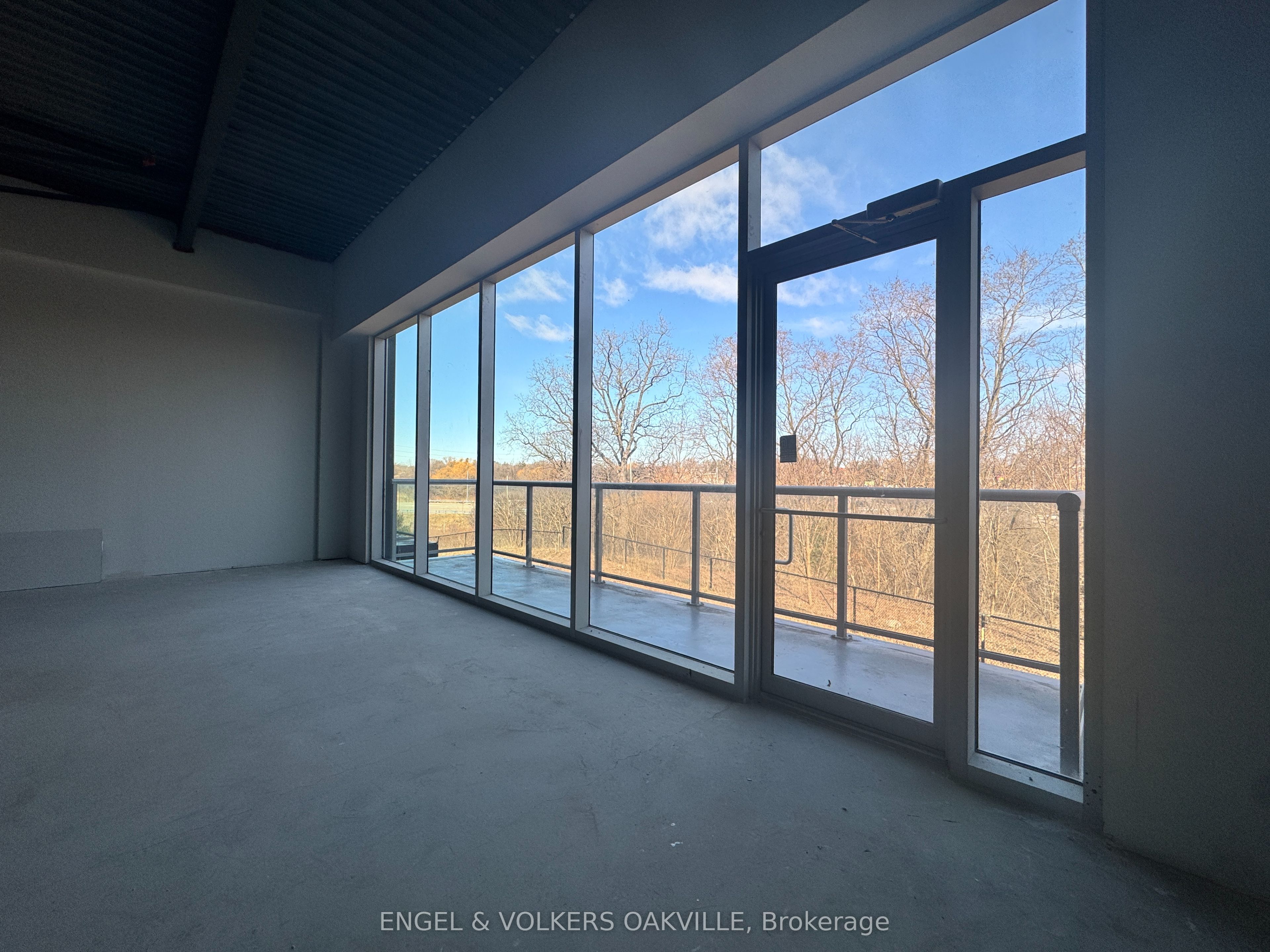 1939 IRONOAK Way A208