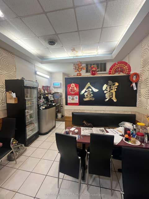 Property photo of 546 Dundas Street W Main Floor, Toronto, ON M5t 1h3