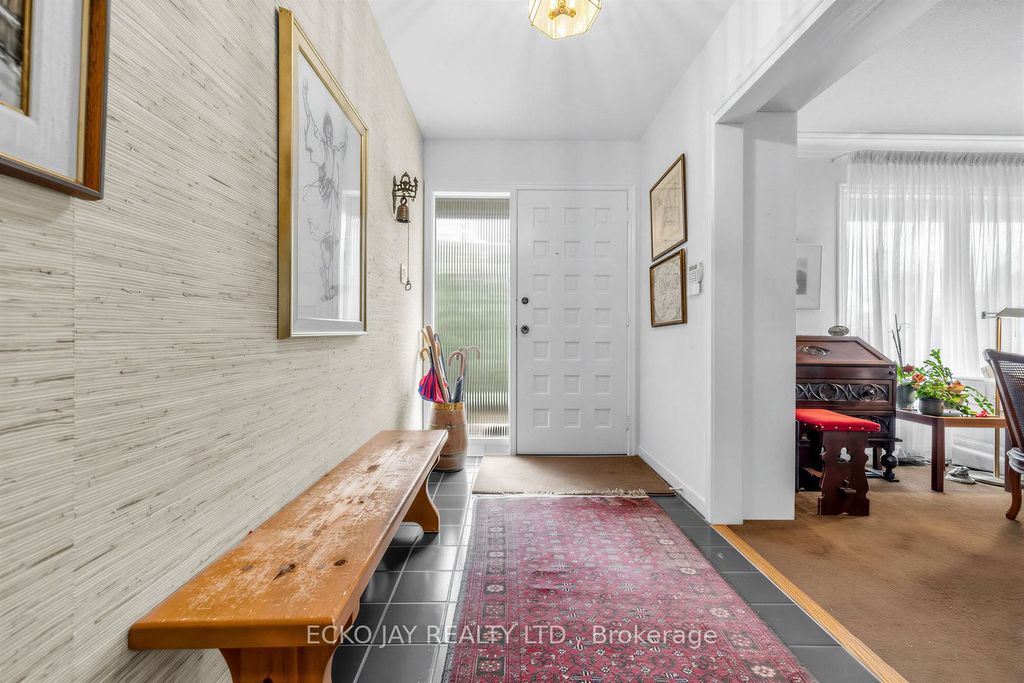 Photo of 5 Bixby Court, Toronto, ON M3B 1H2 (MLS # C13001136)