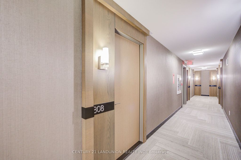 Photo of 18 Uptown Drive #808, Markham, ON L3R 5M5 (MLS # N13015296)