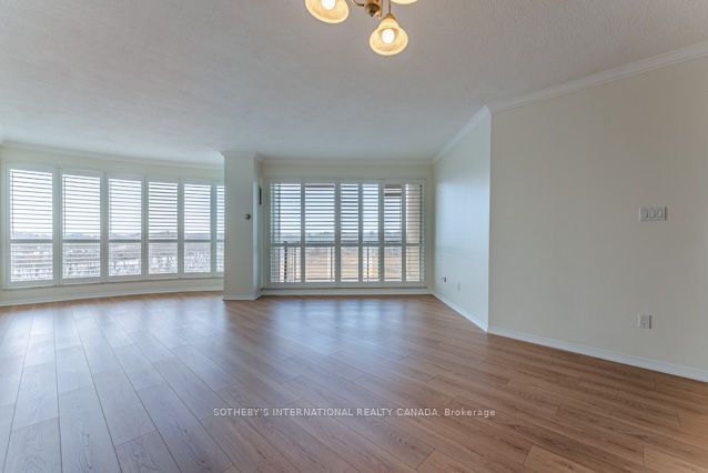 2511 LAKESHORE Road W 716