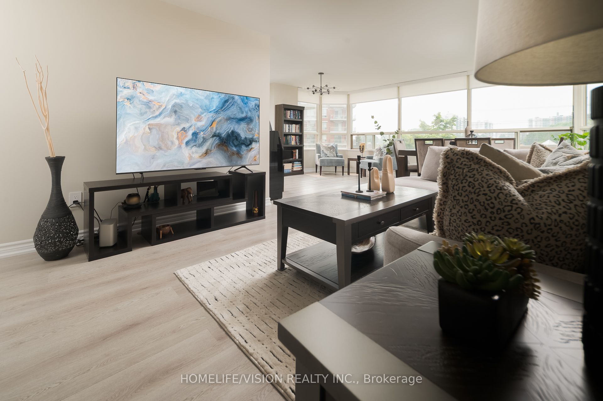 7 Townsgate Drive 413
