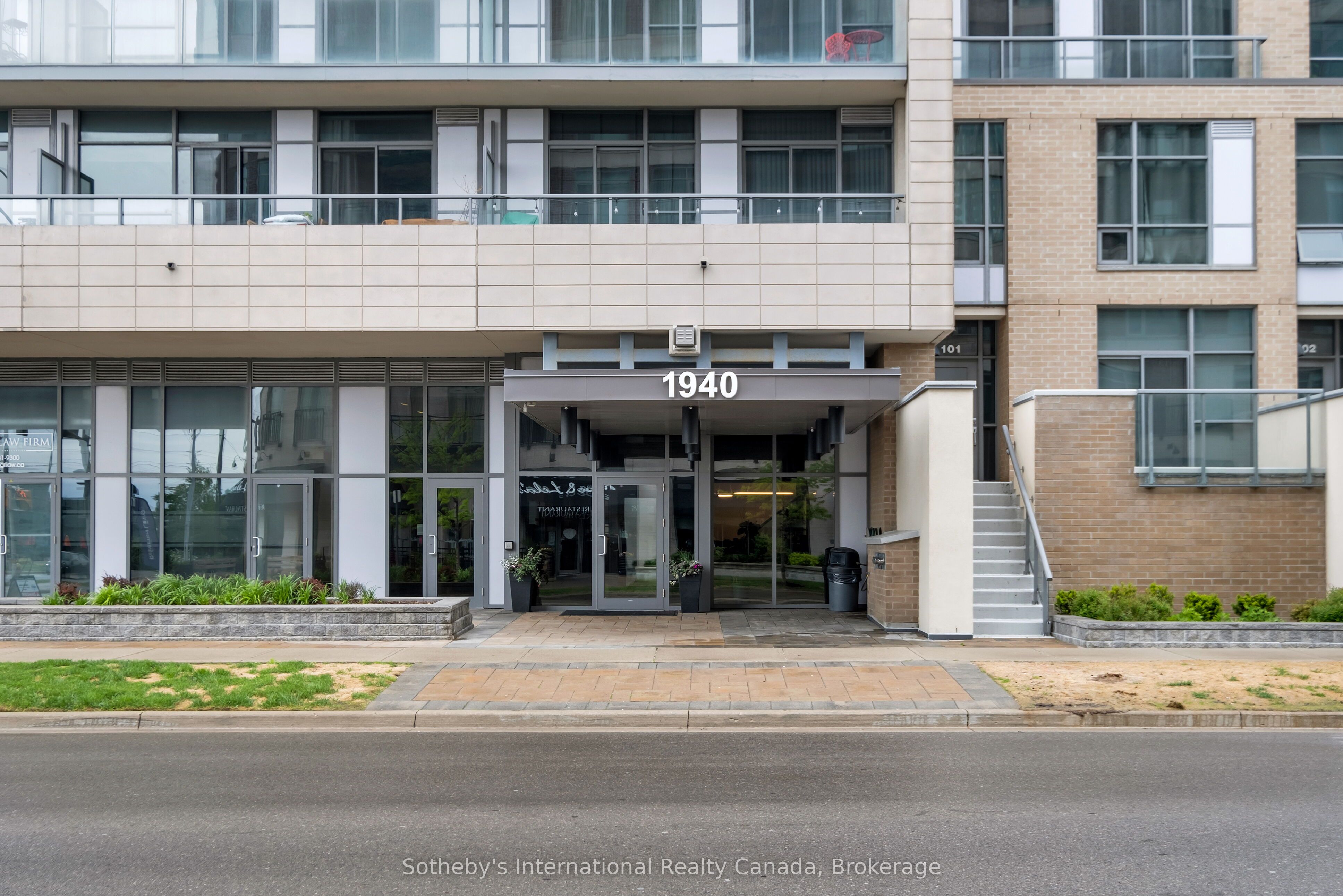1940 Ironstone Drive 1101