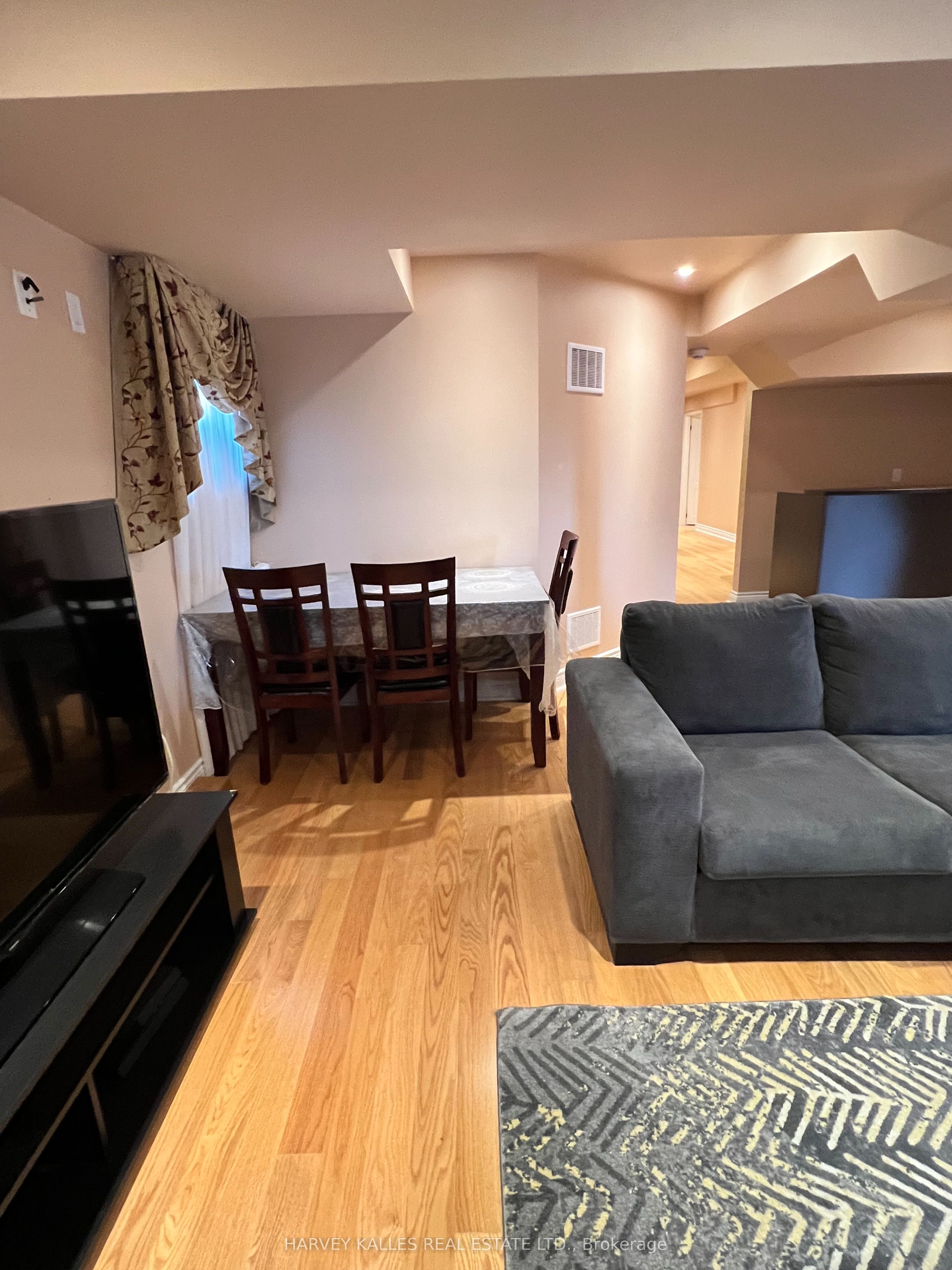 44 Ann Louise Crescent Bsmt
