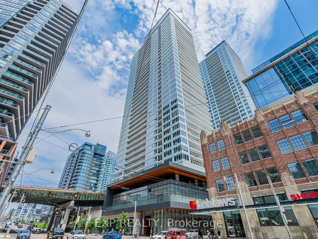 Photo of 19 Bathurst Street #611, Toronto, ON M5V 0N2 (MLS # C13798418)
