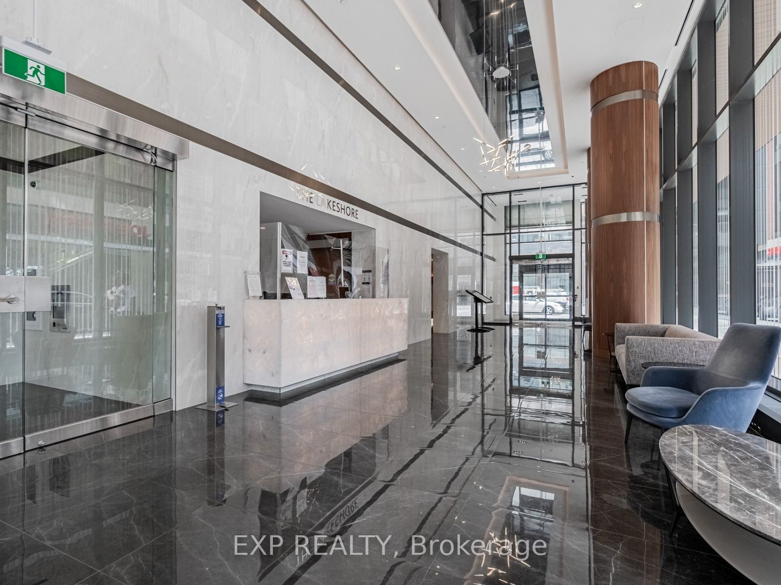 19 Bathurst Street 611