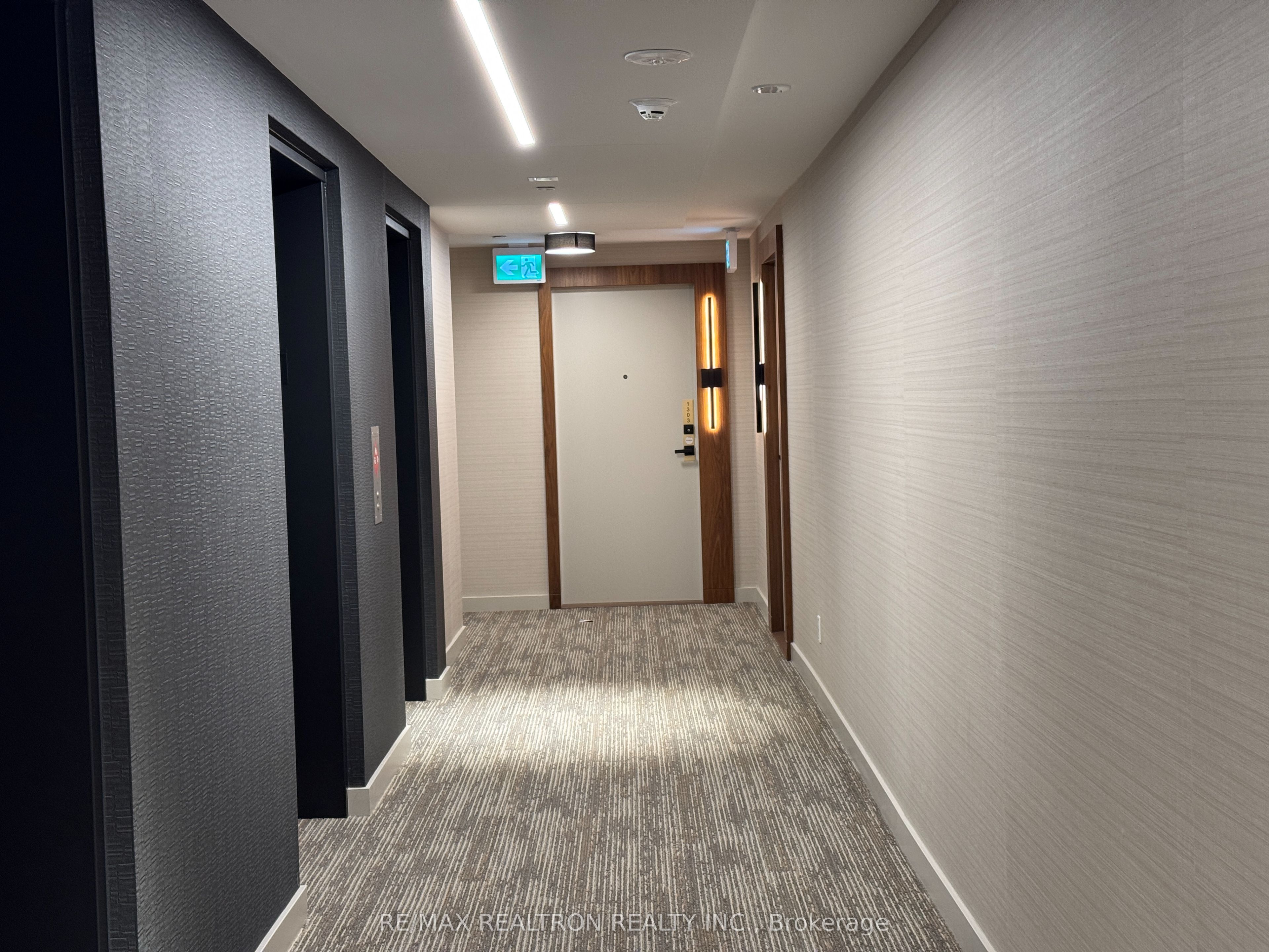 327 King Street W 1303