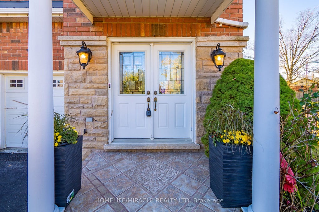 Photo of 58 Sir Jacobs Crescent, Brampton, ON L7A 3V2 (MLS # W14104084)