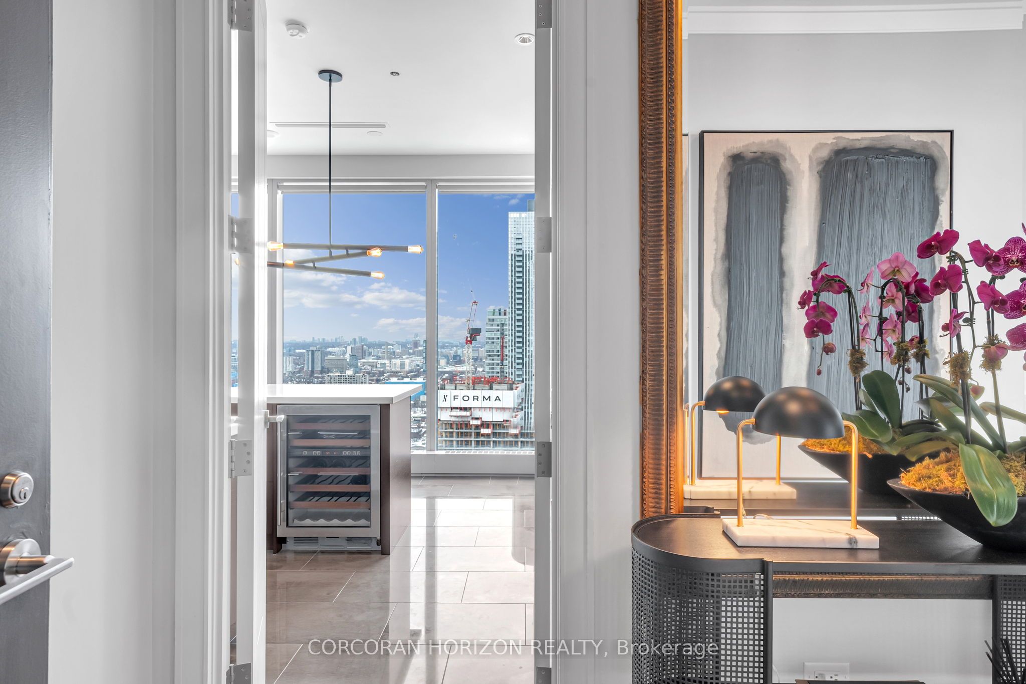Photo 1 of 50 — 183 Wellington Street W 3303, Toronto, ON M5V 0A1