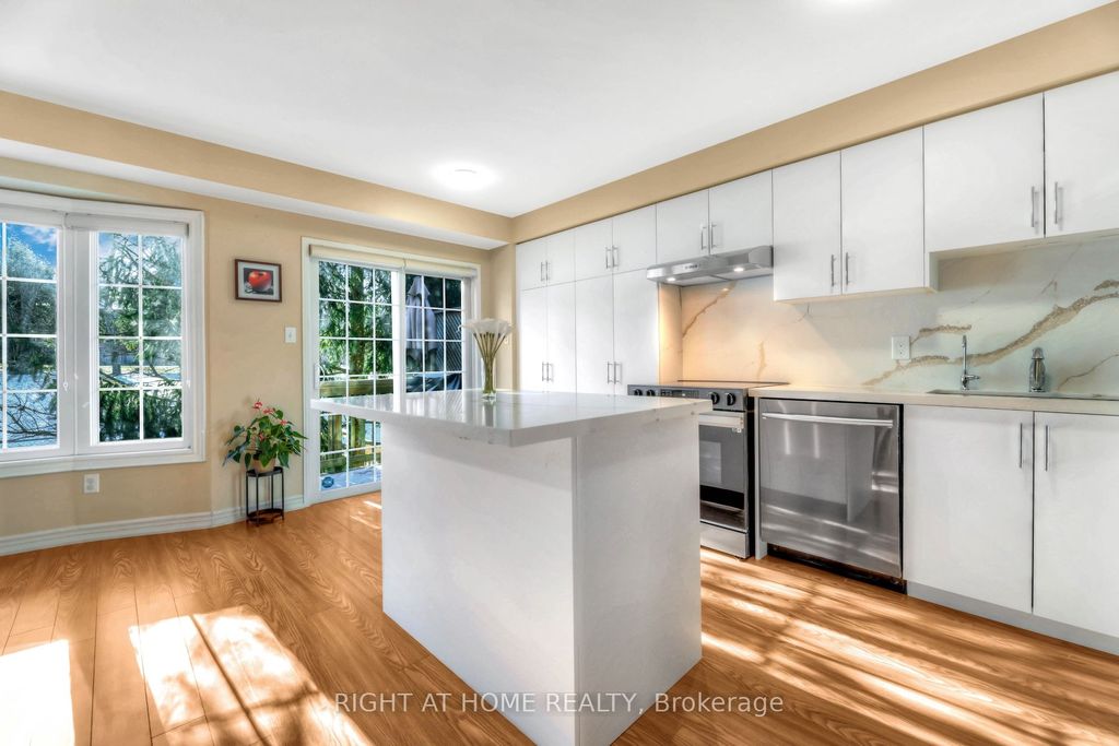 Photo of 130 Mosaics Avenue, Aurora, ON L4G 7L5 (MLS # N13079746)