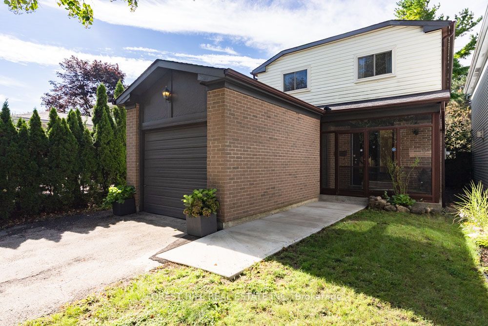6 Snowshoe Crescent
