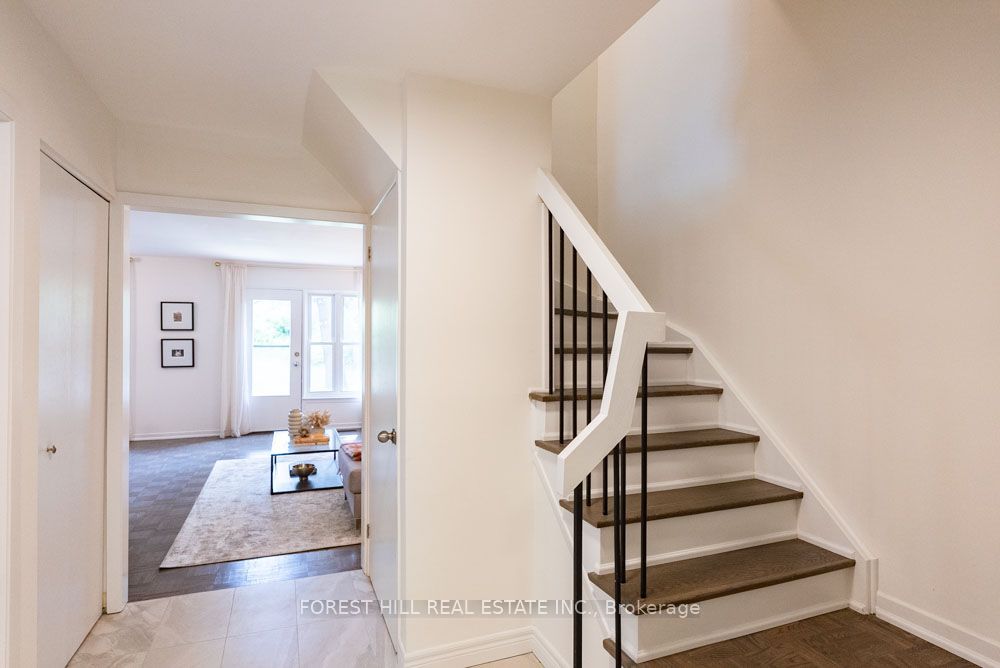 6 Snowshoe Crescent