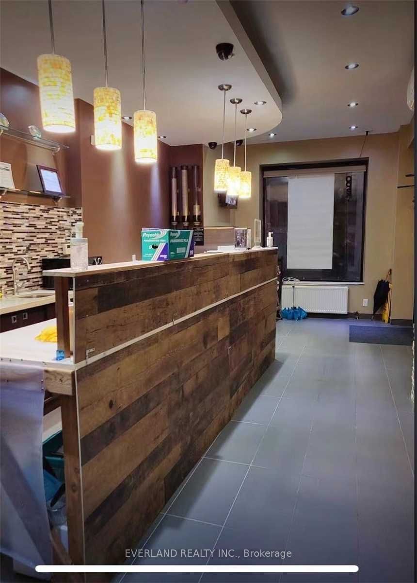 217 Bathurst Street