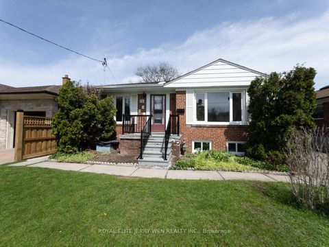 12 North Heights Road Upper Toronto ON M9B 2T1