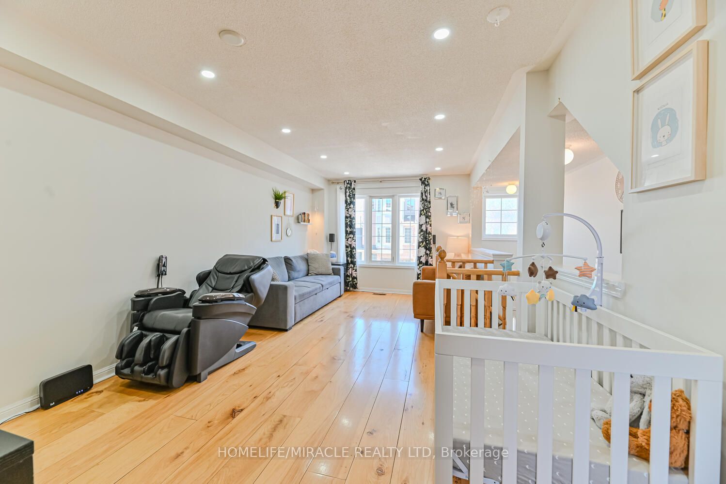 1128 Dundas Street W 98