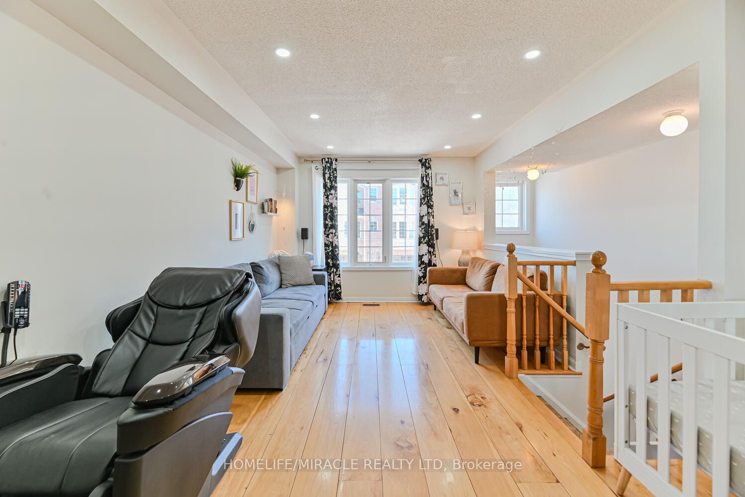 1128 Dundas Street W 98