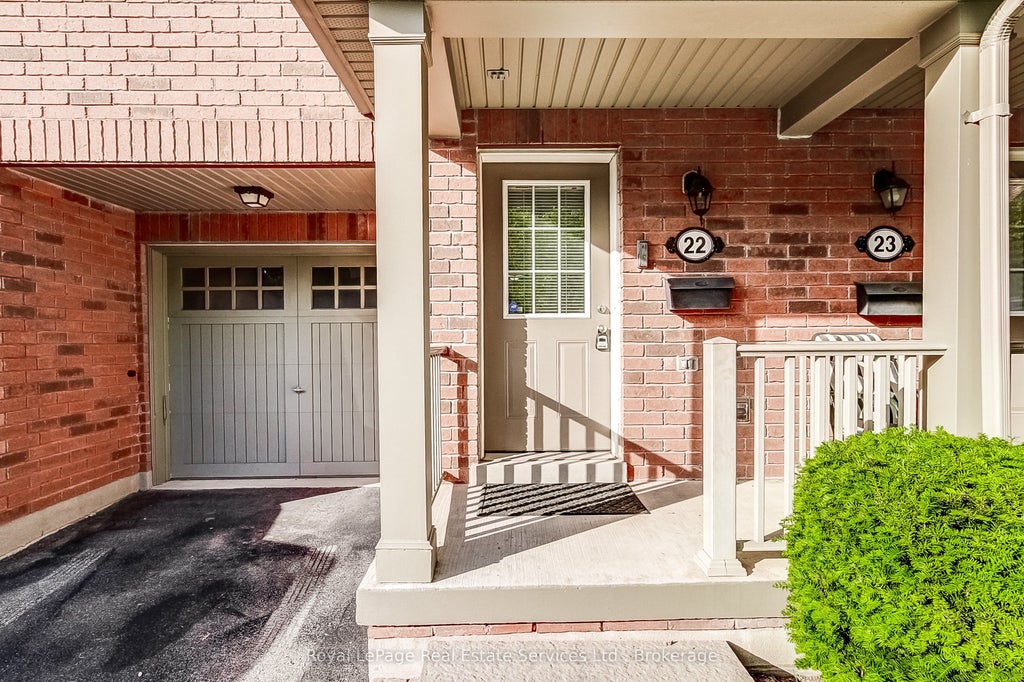 Photo of 233 Duskywing Way #22, Oakville, ON L6L 0C5 (MLS # W13508216)