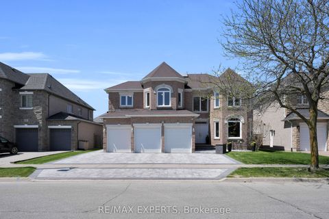 32 Fern Avenue Richmond Hill ON L4B 3R5