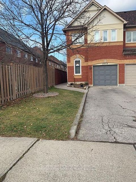 3819 Allcroft Road Mississauga ON L5N 7E1