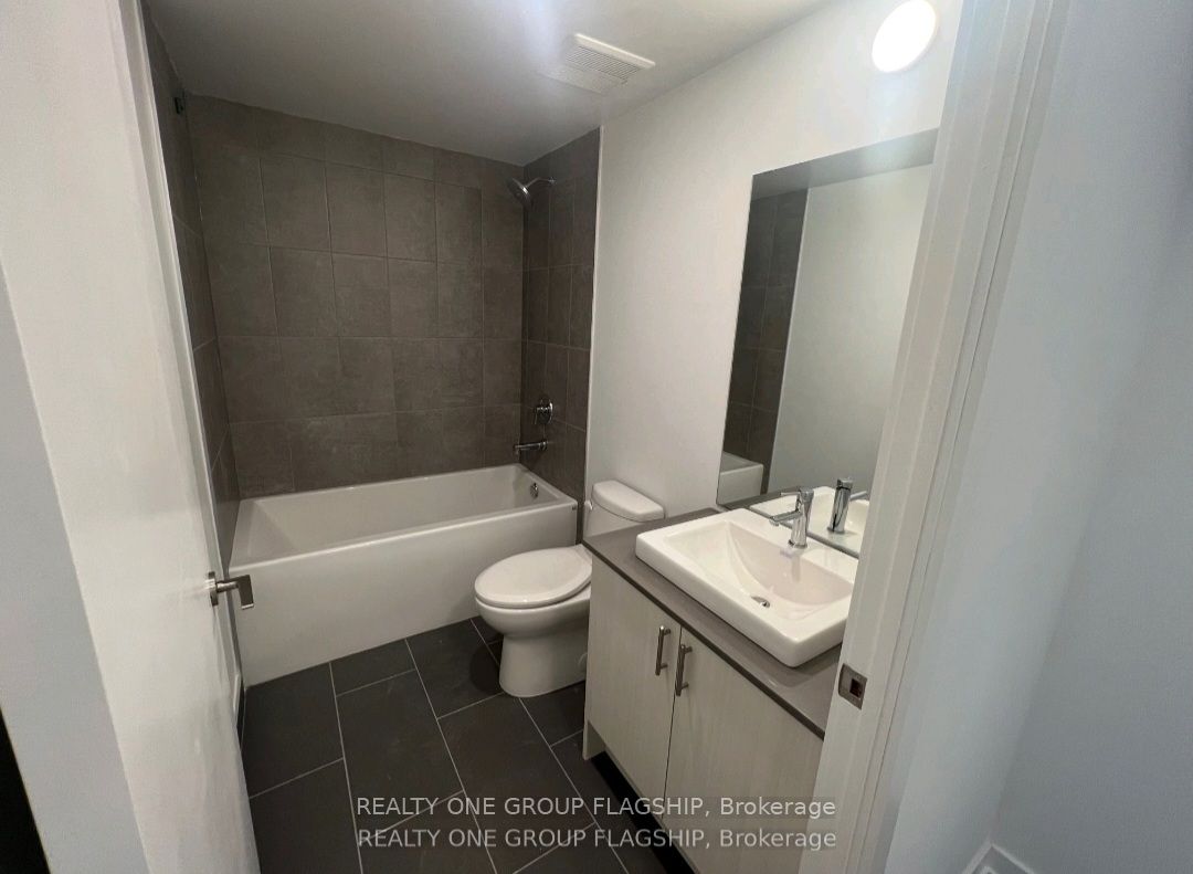 1195 The Queensway Avenue 414