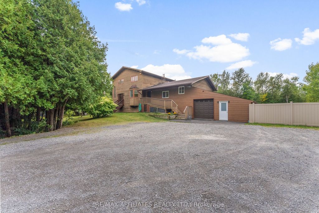 Photo of 425 Cuckoos Nest Road, Beckwith, ON K7A 4S7 (MLS # X12391625)