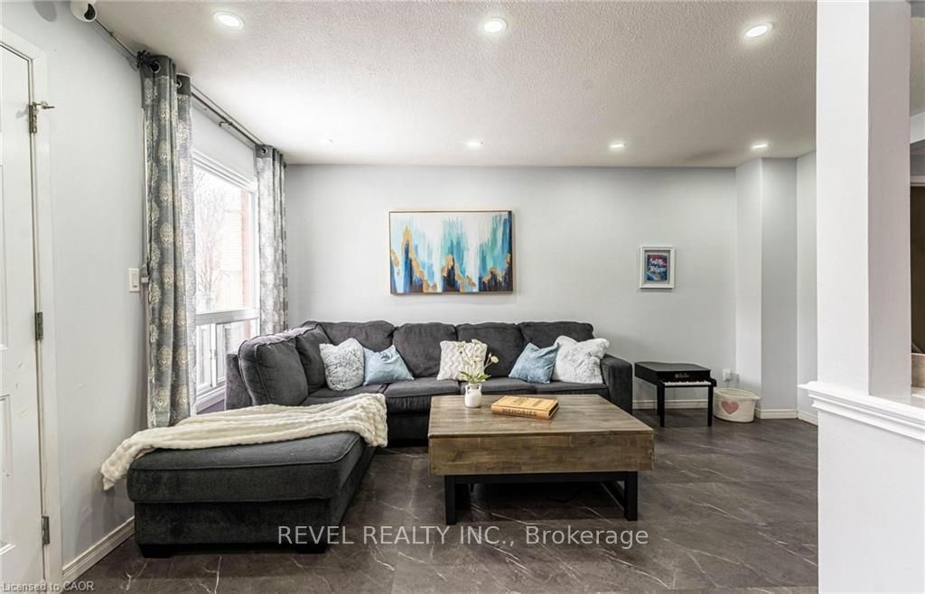 Photo of 899 Stone Church Road E #4, Hamilton, ON L8W 1B2 (MLS # X12785742)