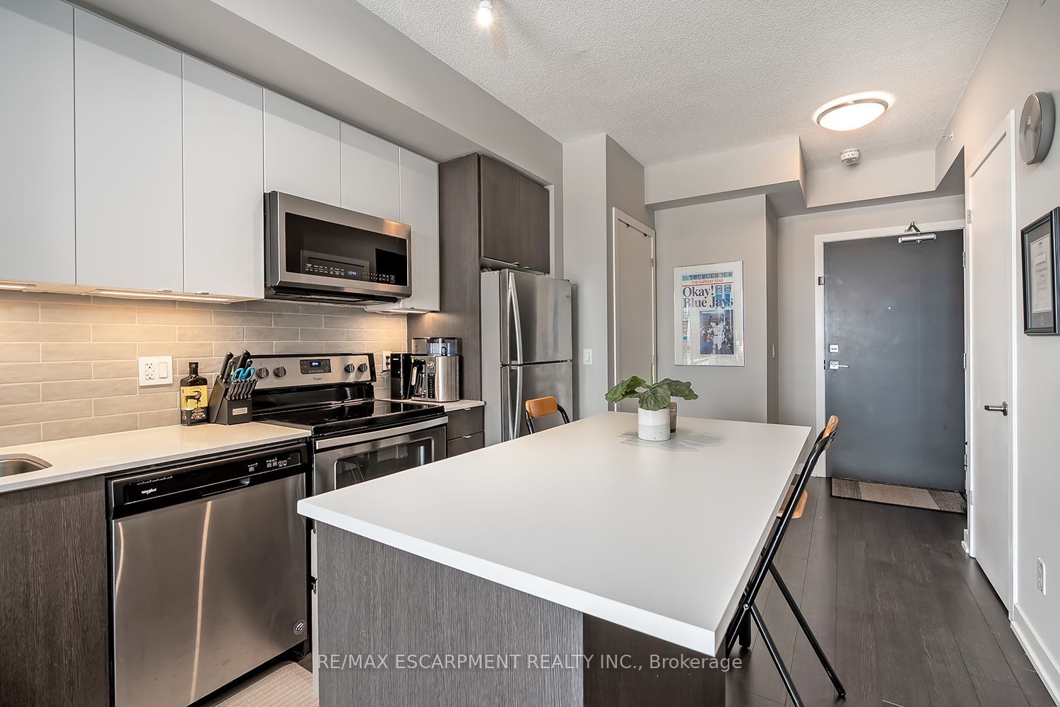 5240 DUNDAS Street 604
