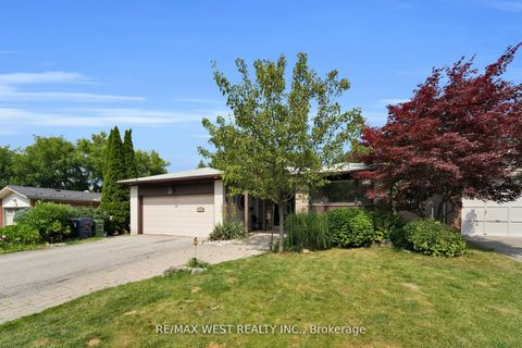 Photo of 151 Brahms Avenue, Toronto, ON M2H 1H9 (MLS # C12440901)