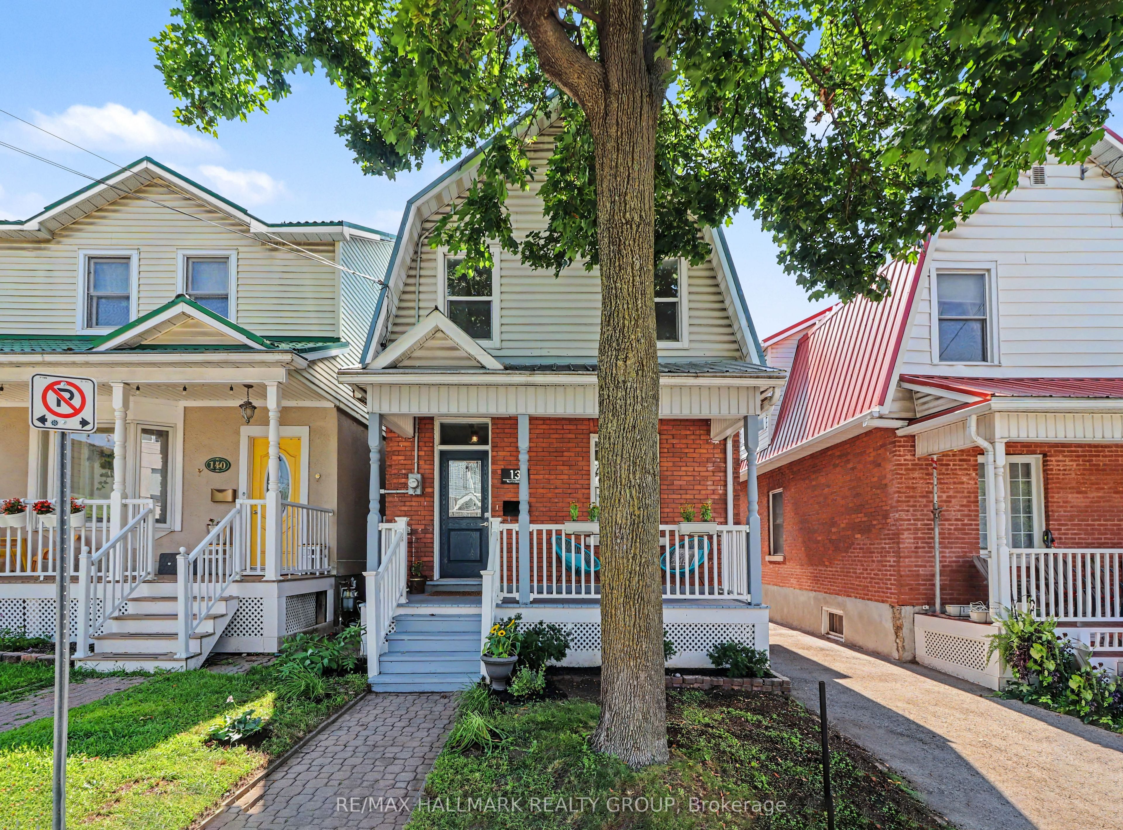 Photo 1 of 23 — 138 Hamilton Avenue N, Tunneys Pasture and Ottawa West, ON K1Y 1C2