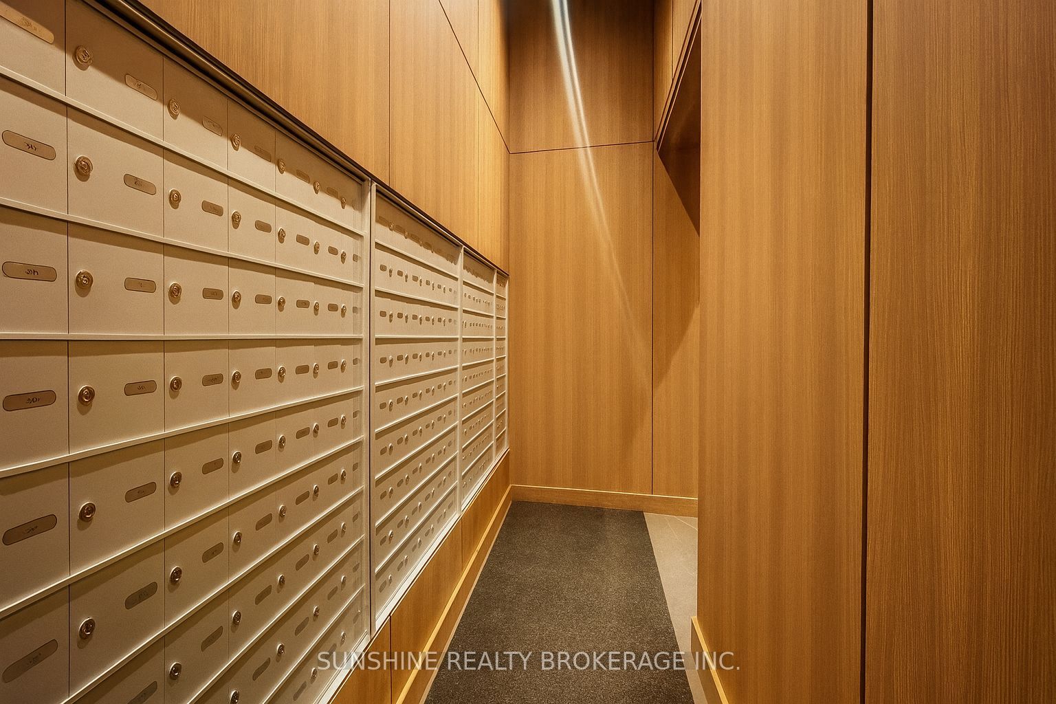 81 Wellesley Street E 1708