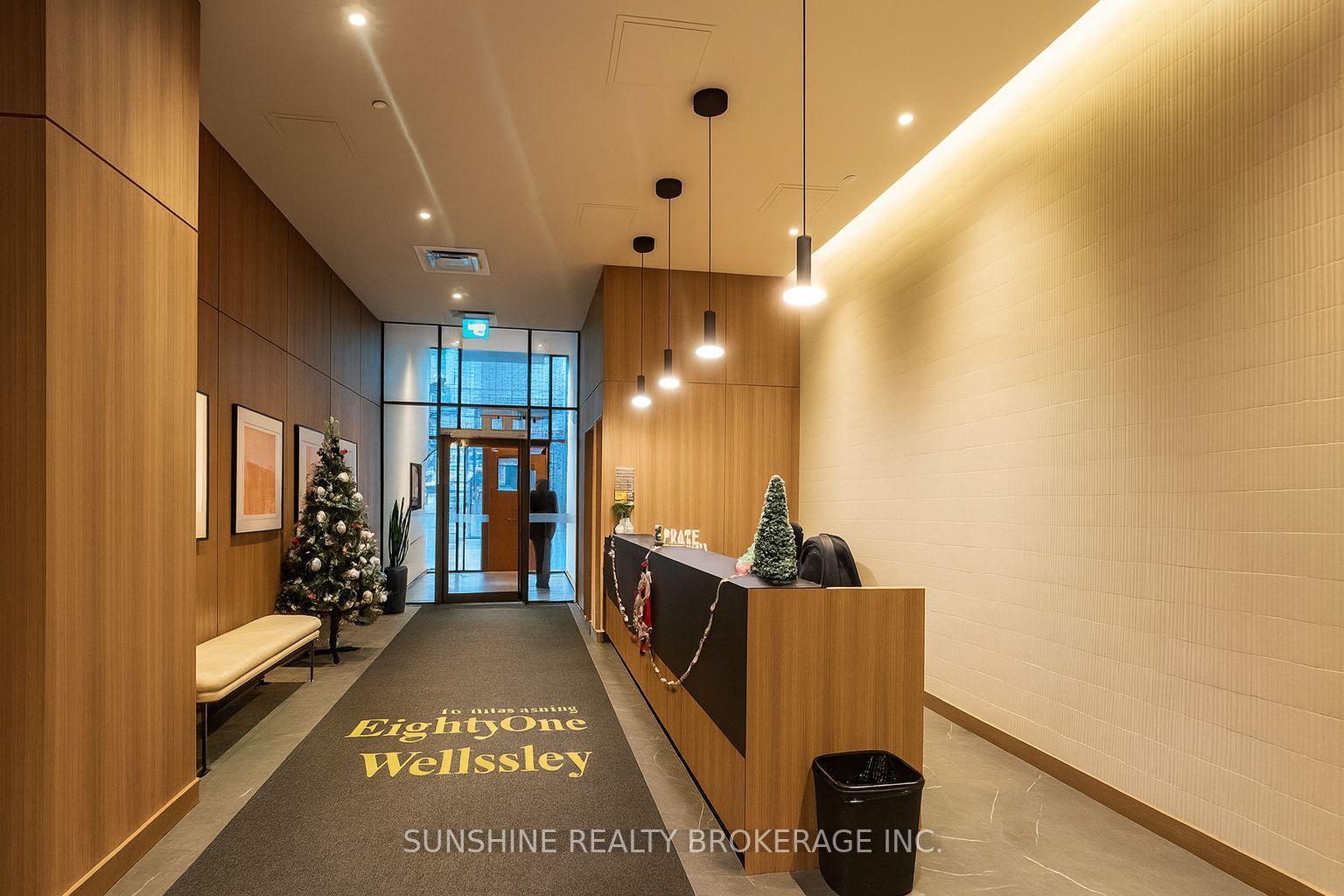 81 Wellesley Street E 1708