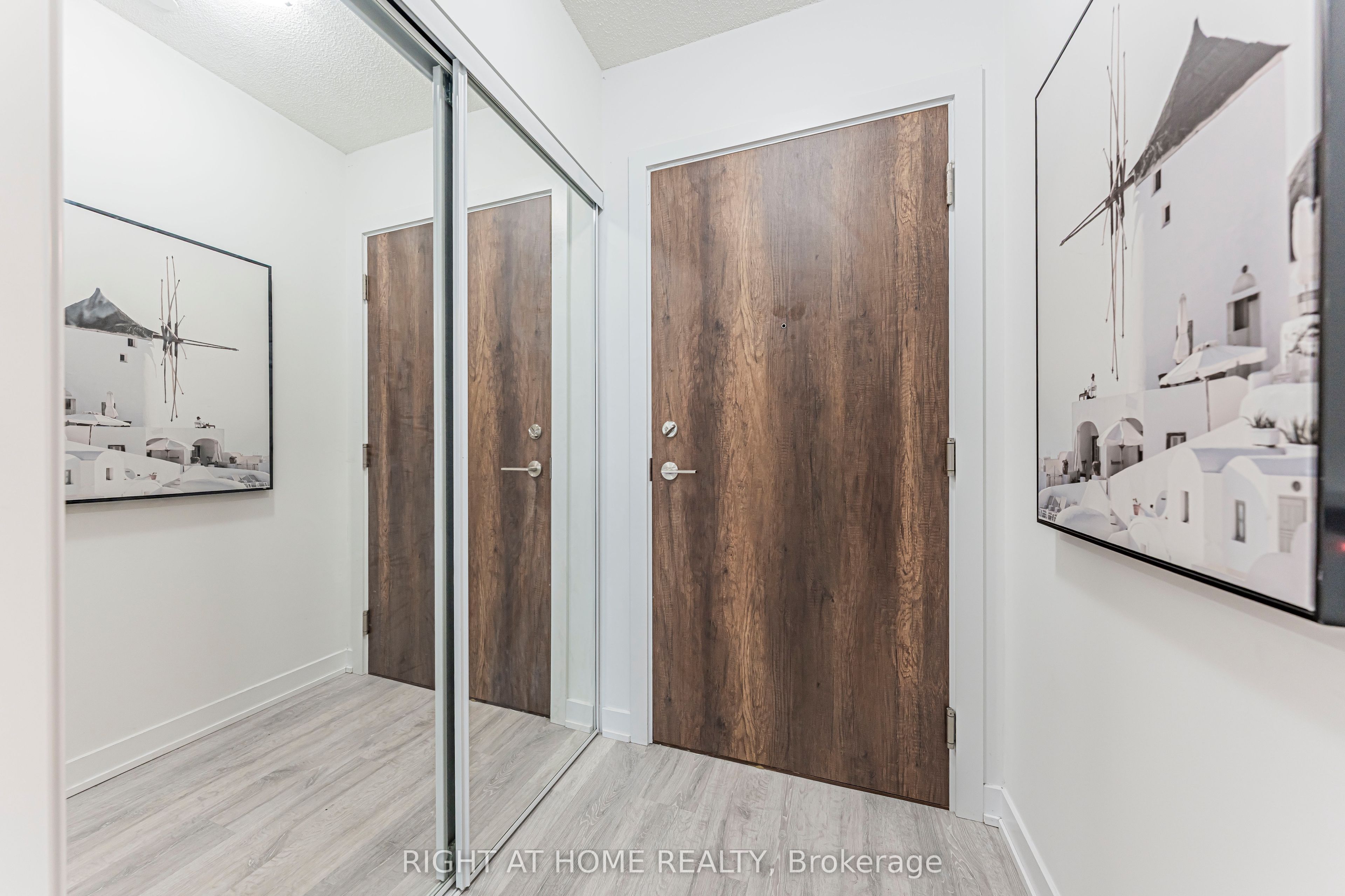 251 Manitoba Street 402