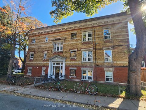 449 Crawford Street Toronto ON M6G 3J7