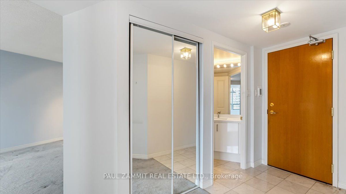 7250 Yonge Street 911