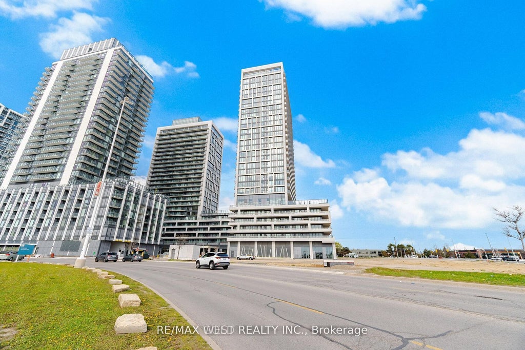 Photo of 8960 JANE Street #2302, Vaughan, ON L4K 0N9 (MLS # N14079956)