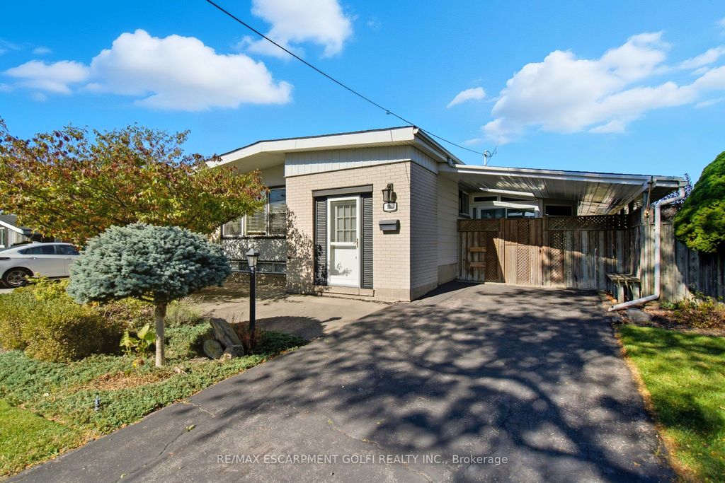 Photo of 106 Fielding Crescent, Hamilton, ON L8V 2P5 (MLS # X12460722)