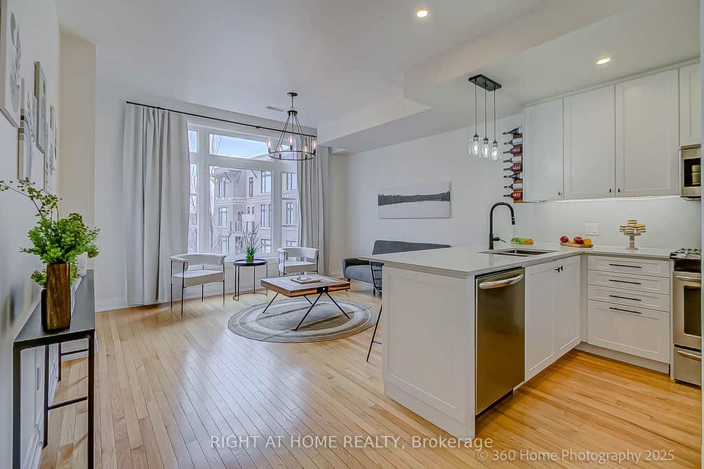 Photo of 8169 Kipling Avenue #31, Vaughan, ON L4L 0G4 (MLS # N13430242)