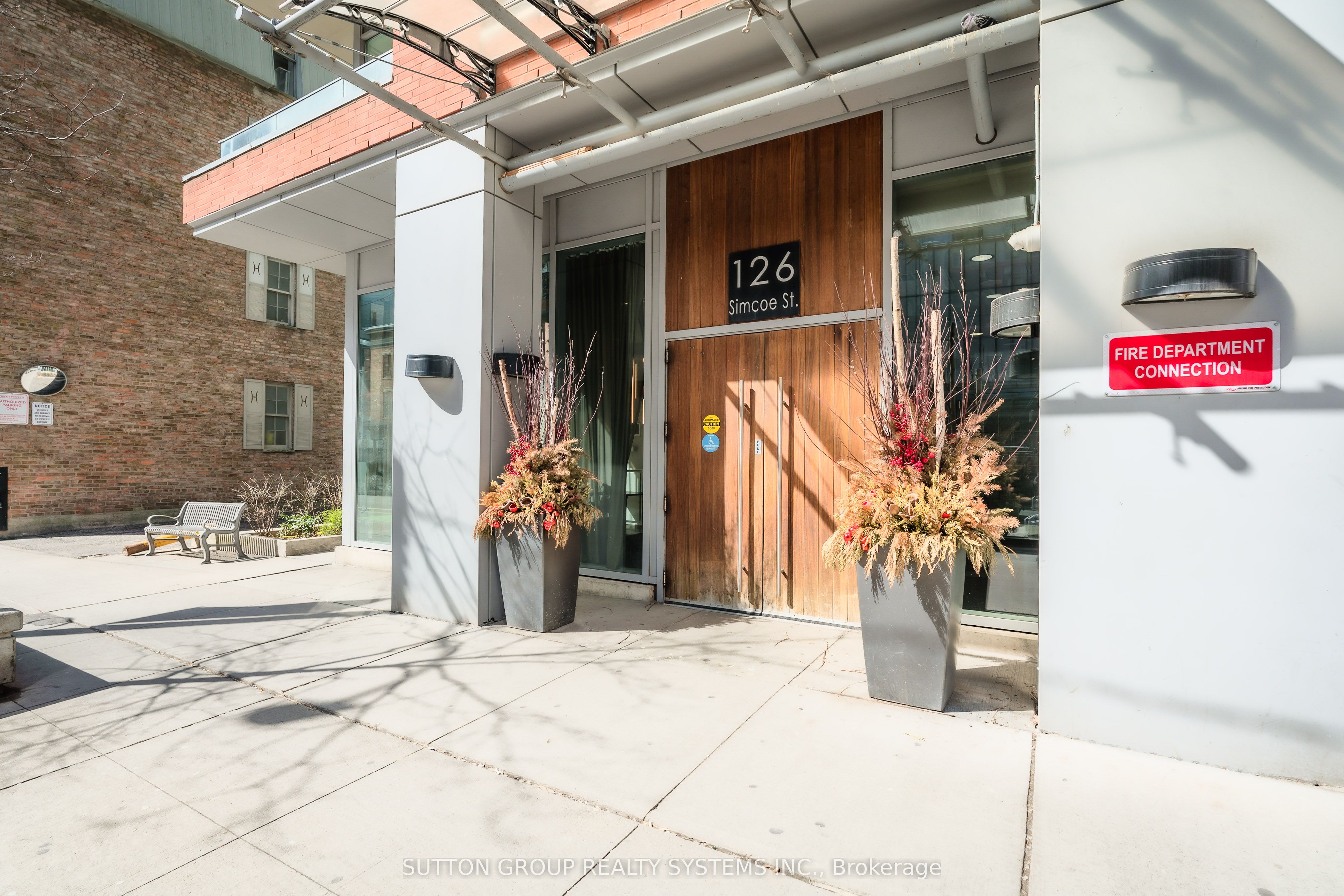 126 Simcoe Street 1307