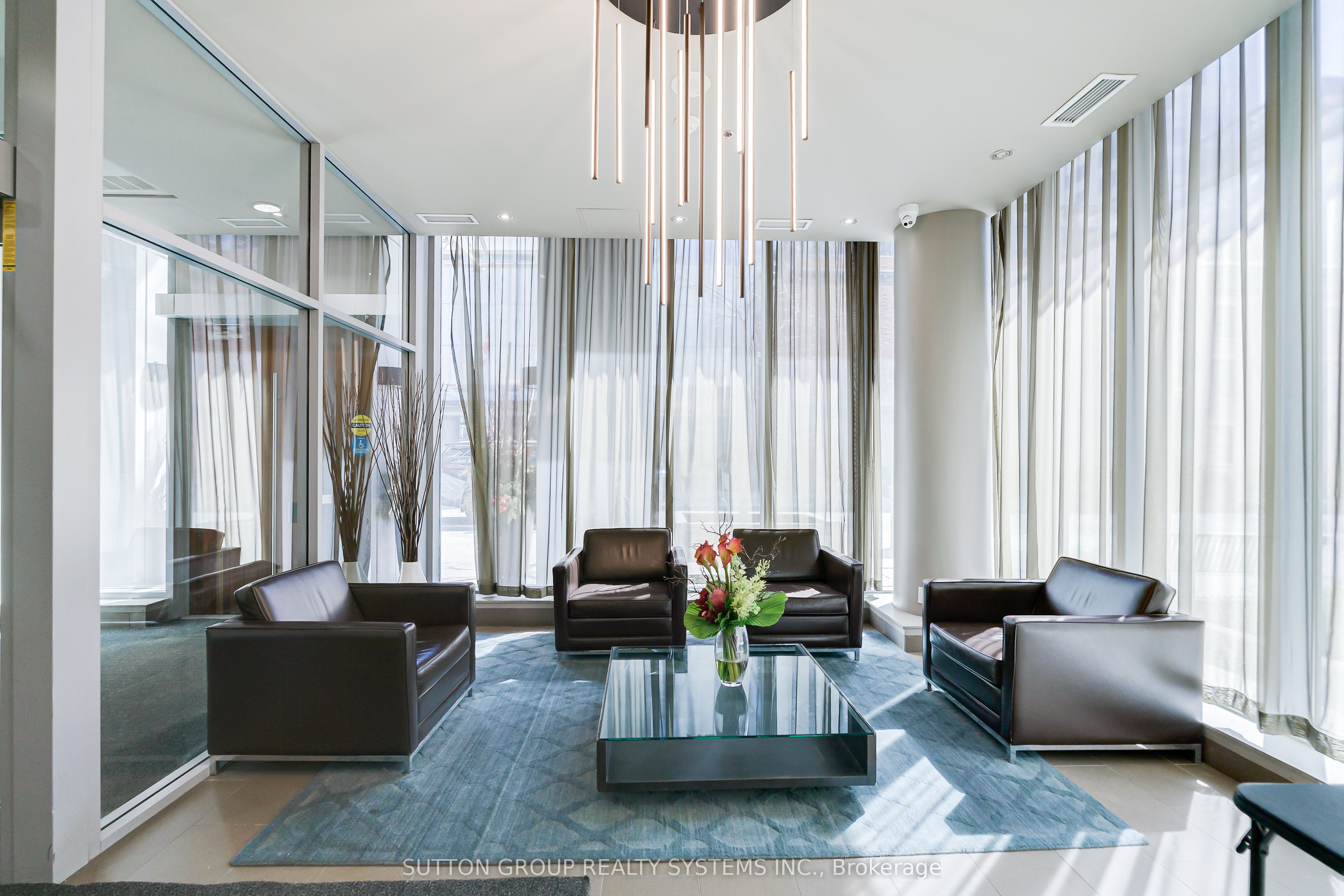 126 Simcoe Street 1307