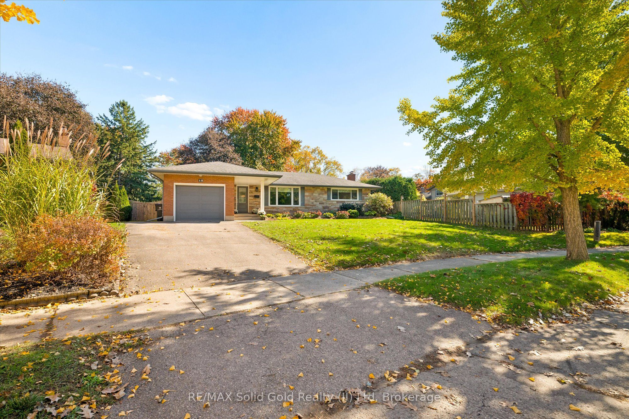 18 Evelyn Crescent