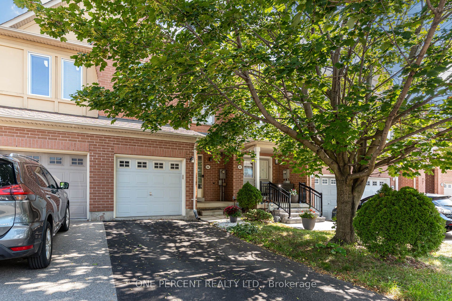 64 Lander Crescent