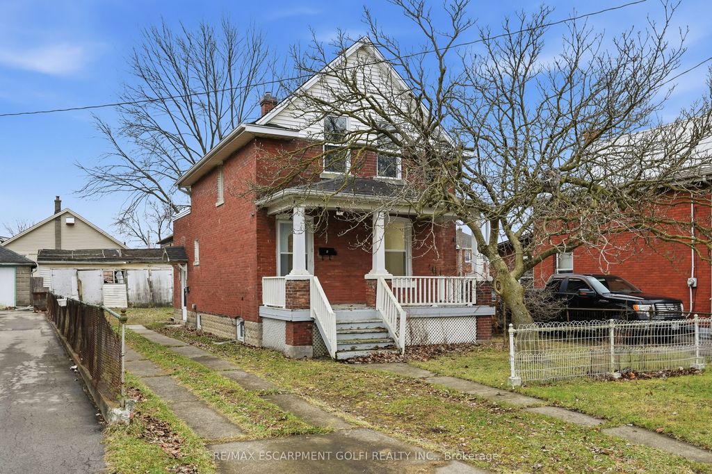 Photo of 27 Albert Street, Welland, ON L3B 4L1 (MLS # X13036018)