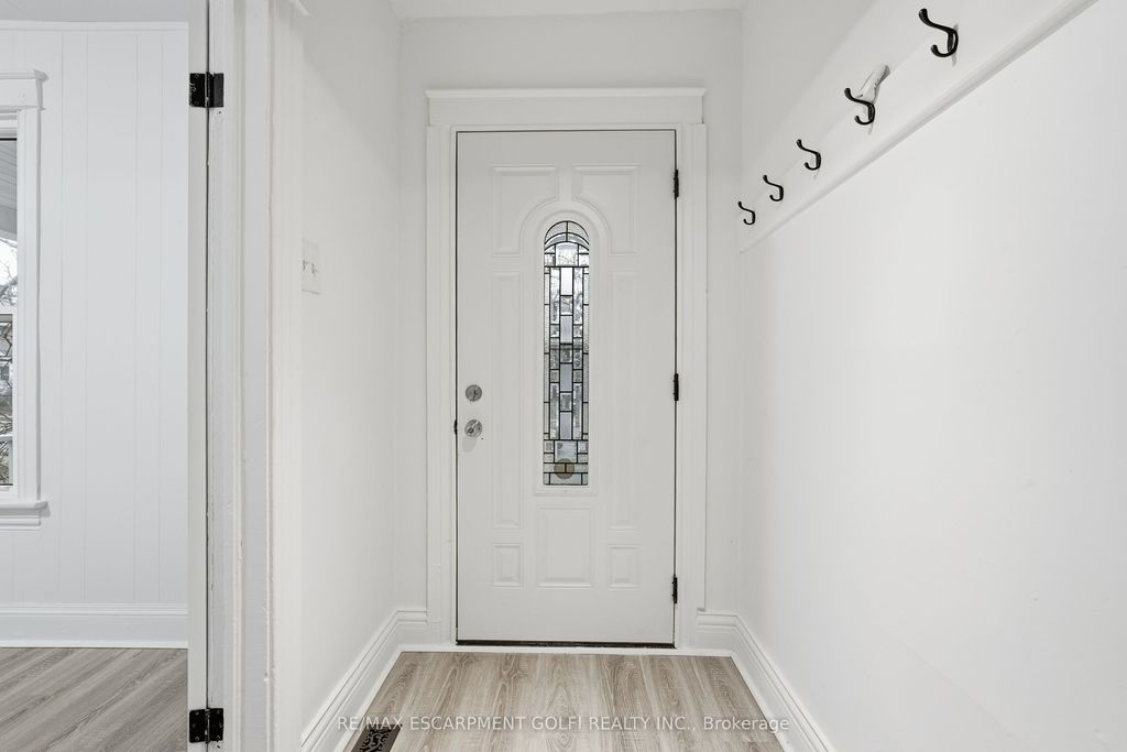 Photo of 27 Albert Street, Welland, ON L3B 4L1 (MLS # X13036018)