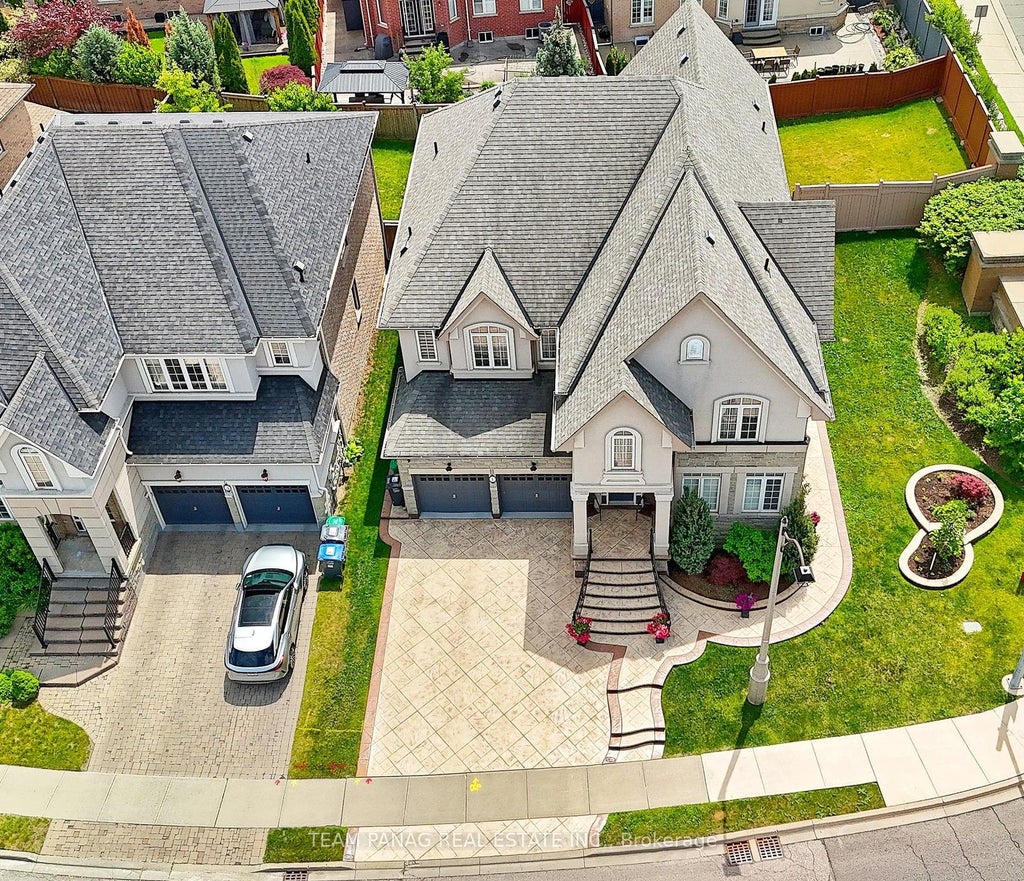 Photo of 1 Islington Drive, Brampton, ON L6P 3A6 (MLS # W13428734)