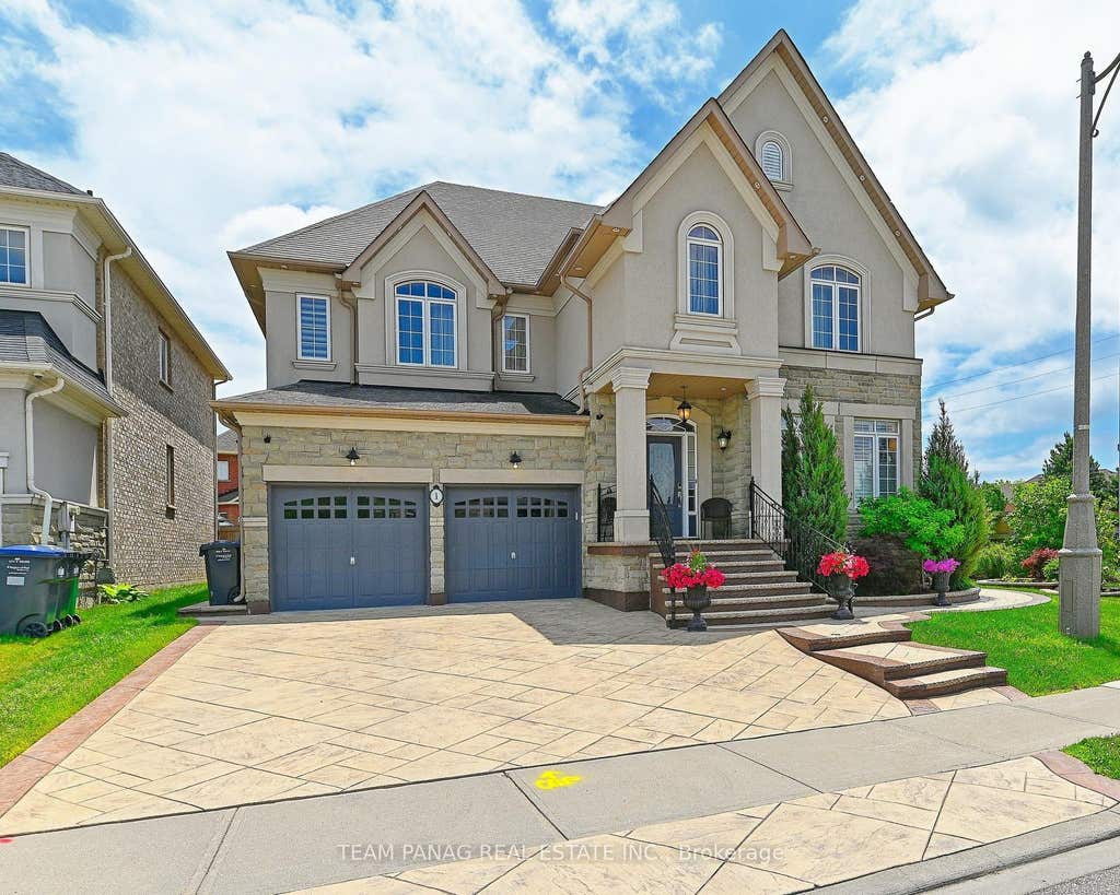 Photo of 1 Islington Drive, Brampton, ON L6P 3A6 (MLS # W13428734)