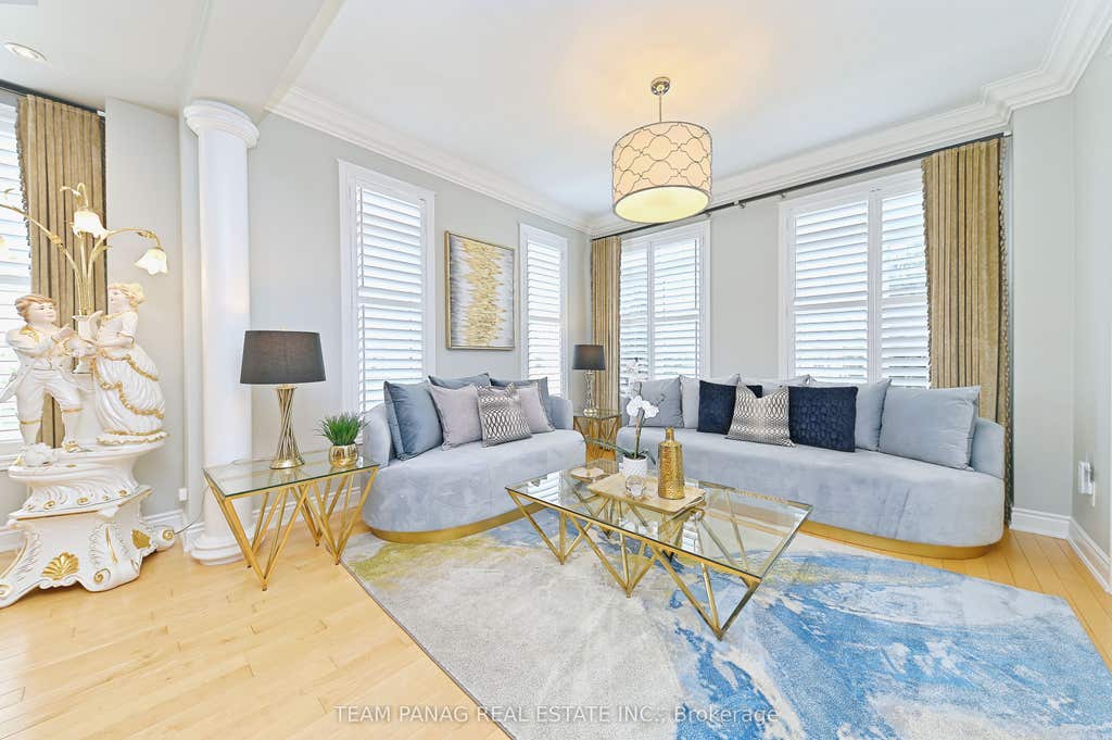 Photo of 1 Islington Drive, Brampton, ON L6P 3A6 (MLS # W13428734)
