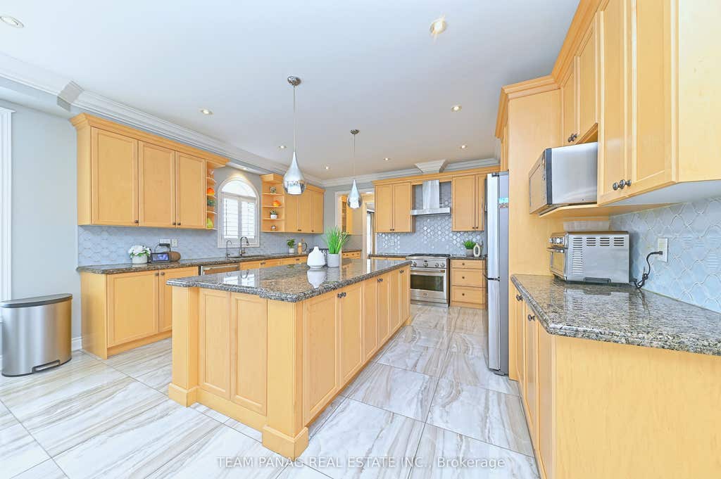 Photo of 1 Islington Drive, Brampton, ON L6P 3A6 (MLS # W13428734)
