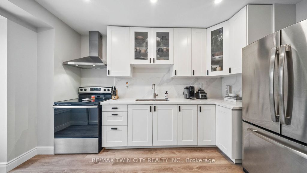 Photo of 5 Enfield Crescent, Brantford, ON N3P 1B3 (MLS # X12649730)