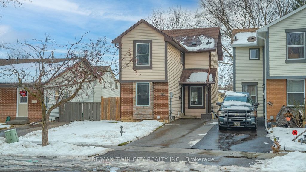 Photo of 5 Enfield Crescent, Brantford, ON N3P 1B3 (MLS # X12649730)