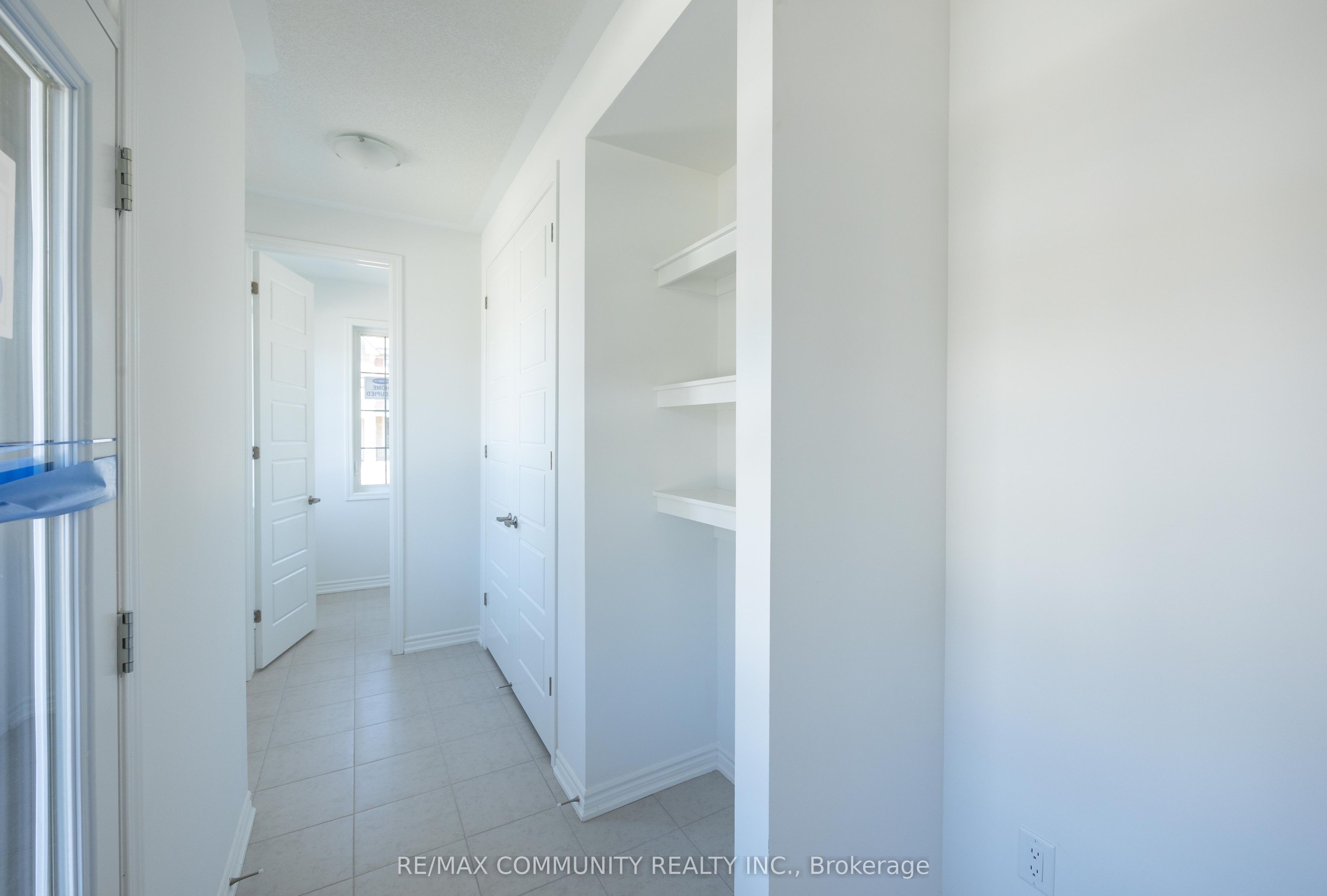 1483 Mockingbird Square